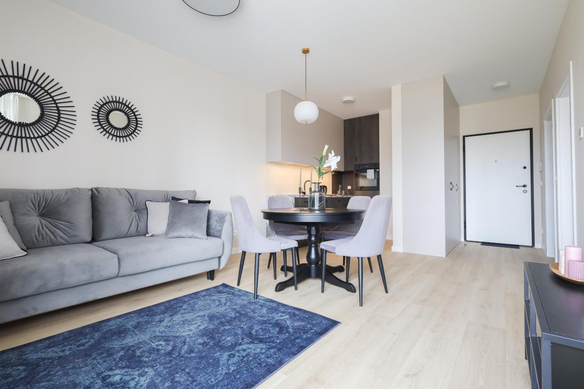 Glow Apartments, Stocznia Cesarska & Montownia Gdańsk